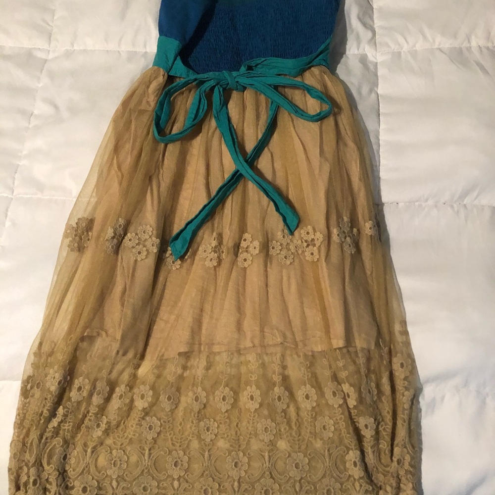 Sleeveless dress